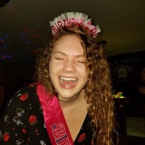 Meet your Posher, Laura